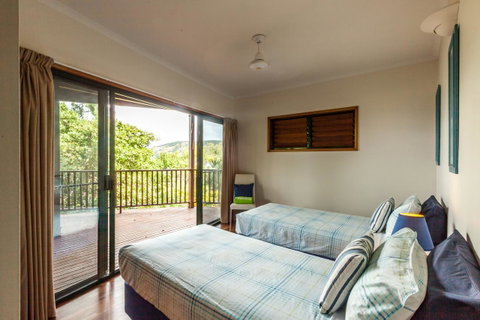 Casuarina Cove 18 - Airlie Beach Holiday 14