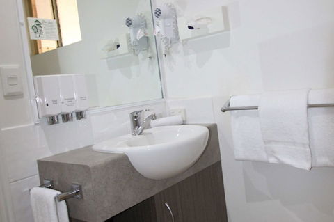 Midlander Motor Inn - Airlie Beach Holiday 10