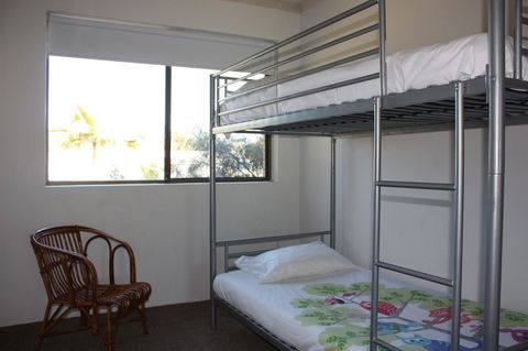 Close To Surf Beach, Surf Club, Hotel And Shops - Boyd St, Woorim - Airlie Beach Holiday 2