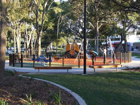 Close To Surf Beach, Surf Club, Hotel And Shops - Boyd St, Woorim - Airlie Beach Holiday 7