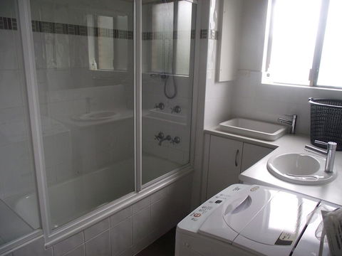 Close To Surf Beach, Surf Club, Hotel And Shops - Boyd St, Woorim - Airlie Beach Holiday 12