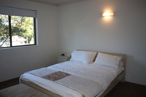 Close To Surf Beach, Surf Club, Hotel And Shops - Boyd St, Woorim - Airlie Beach Holiday 6