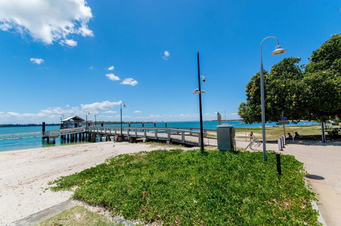 First Floor Unit Close To Shops, Park And Waterfront! - Airlie Beach Holiday 9