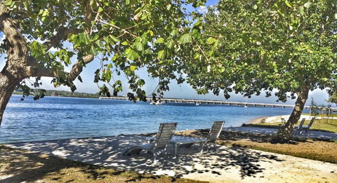 First Floor Unit Close To Shops, Park And Waterfront! - Airlie Beach Holiday 17