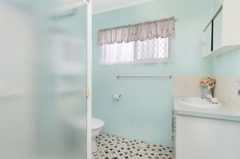 First Floor Unit Close To Shops, Park And Waterfront! - Airlie Beach Holiday 18