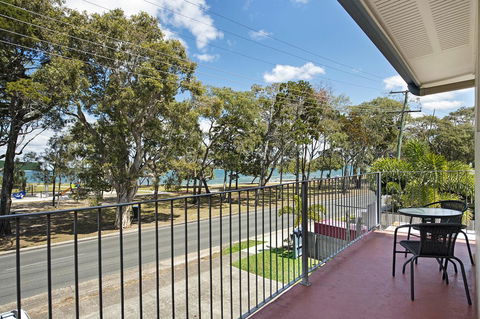 First Floor Unit Close To Shops, Park And Waterfront! - Airlie Beach Holiday 0