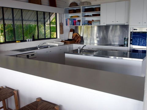 Annie's White House - Airlie Beach Holiday 11