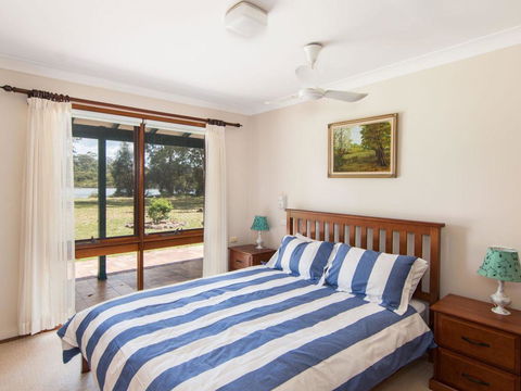 11 Bay Street - Waterfront Holiday - Airlie Beach Holiday 2