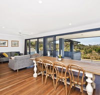 143 Matthew Flinders Drive Port Macquarie - Airlie Beach Holiday