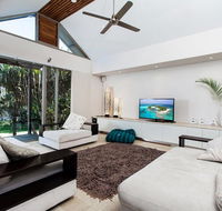18A Childe Street Belongil Beach - Belongil Beach Pavilion House - Airlie Beach Holiday
