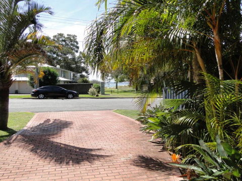 2 'Copacabana', 61 Sandy Point Road - Cute Unit With Water Views From The Balcony - Airlie Beach Holiday 0