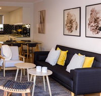 2 Bdrm Apt in Annandale with Courtyard  Parking - Airlie Beach Holiday