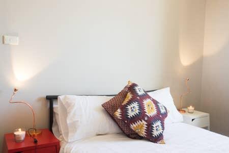 2 Bedroom Harbour View At The Rocks Heart Of CBD - Airlie Beach Holiday 1