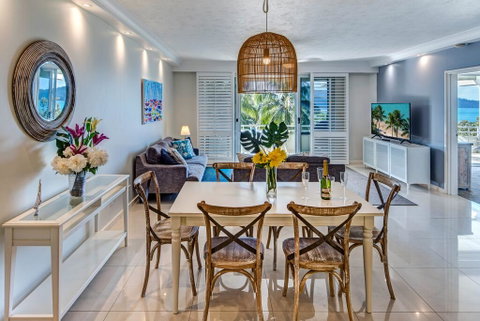 2 Bedroom Poinciana Lodge - Airlie Beach Holiday 2