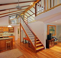 2 Manfred Street Belongil Beach - Susie's Beach House - Airlie Beach Holiday