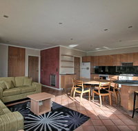 2 Munyang Street Jindabyne - Airlie Beach Holiday