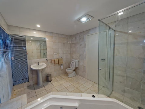 230 Scenic Drive - Airlie Beach Holiday 1