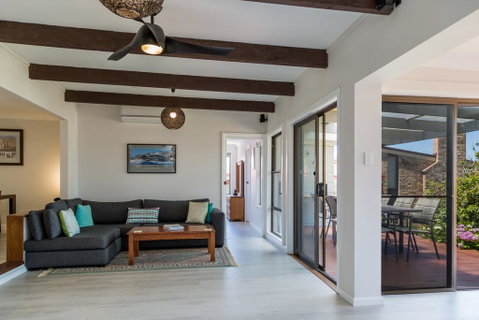 235 Mitchell Parade, Mollymook - Airlie Beach Holiday 1