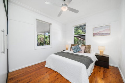 Big Stylish 3 Bed House With Free Parking - Airlie Beach Holiday 4