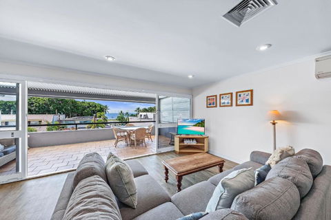 Blue Lagoon Airlie Beach - Airlie Beach Holiday 0