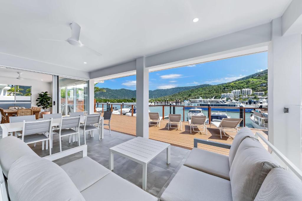 Cove 18 - Luxury beach house