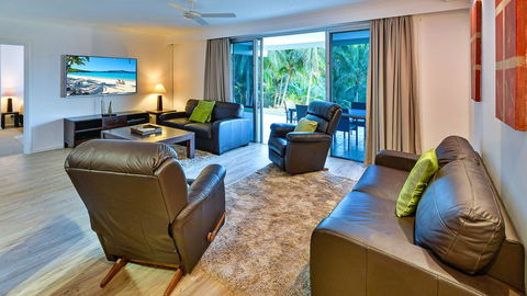 3 Bedroom Poinciana Lodge - Airlie Beach Holiday 3