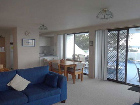 4 'The Point' 5-7 Mitchell Street- Stunnning Water Views With Air Conditioning - Airlie Beach Holiday 2