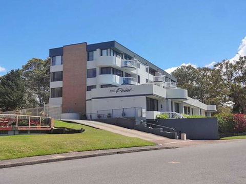 4 'The Point' 5-7 Mitchell Street- Stunnning Water Views With Air Conditioning - Airlie Beach Holiday 1