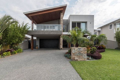 5 Liamina Avenue Apartment - Airlie Beach Holiday 0