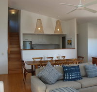 5 ON COAST - Airlie Beach Holiday