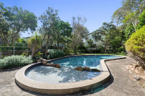 8/26 Jubilee Esplanade, Point Arkwright - NEW LISTING - Airlie Beach Holiday 1