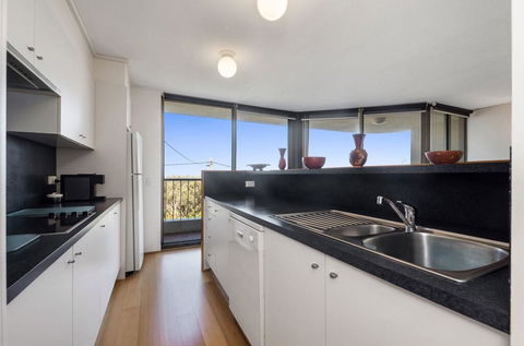 8/26 Jubilee Esplanade, Point Arkwright - NEW LISTING - Airlie Beach Holiday 3