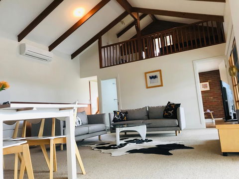 A Home Amongst The Gum Trees - Airlie Beach Holiday 1