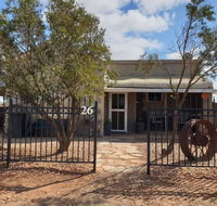 A real bush retreat. Kangas Emus  Starry Skies. - Airlie Beach Holiday
