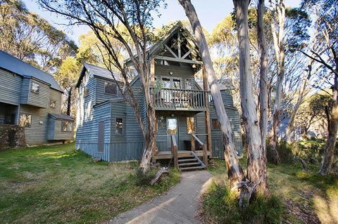 Absinthe - Airlie Beach Holiday 0