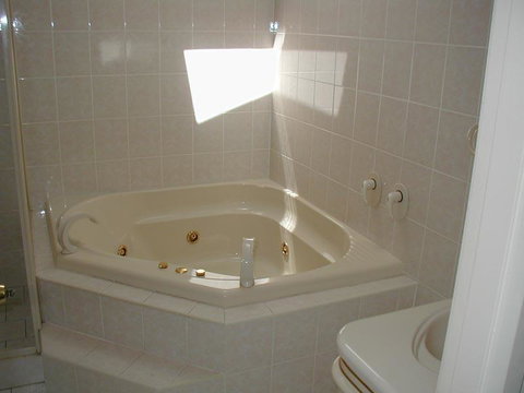 Accommodation Sydney North - Forestville 4 Bedroom 2 Bathroom House - Airlie Beach Holiday 3