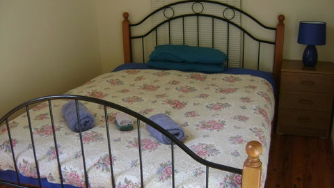 Accommodation Sydney North - Forestville 4 Bedroom 2 Bathroom House - Airlie Beach Holiday 2