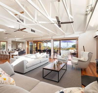 Acqua Vista - water view fireplace walk to beach - Airlie Beach Holiday