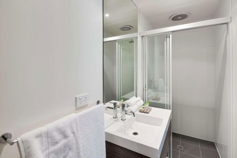Drouin Motel - Airlie Beach Holiday 1