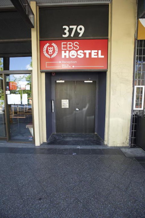 EBS Sydney Hostel - Airlie Beach Holiday 3