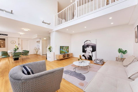 Epic CBD City View 3BR Penthouse Walk To Station&shopping Centre - Airlie Beach Holiday 1