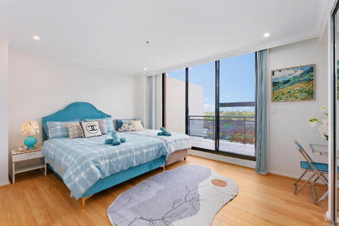 Epic CBD City View 3BR Penthouse Walk To Station&shopping Centre - Airlie Beach Holiday 3