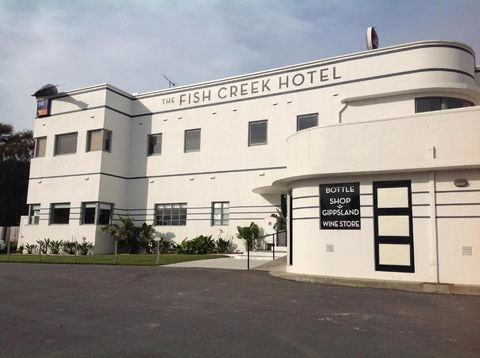 Fish Creek Hotel - Airlie Beach Holiday 1