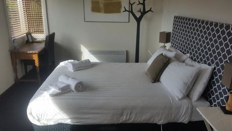 Fish Creek Hotel - Airlie Beach Holiday 3