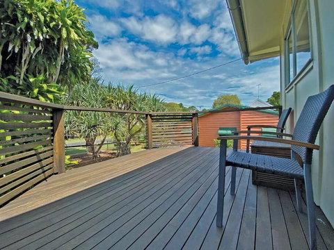 FLINDERS BEACHHOUSE - Airlie Beach Holiday 1
