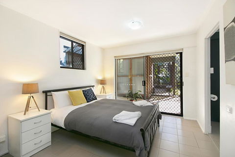 HideAway - Tweed Coast Holidays - Airlie Beach Holiday 0