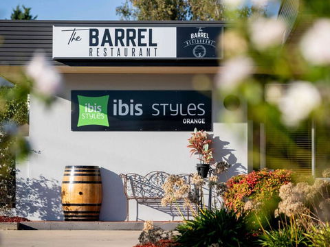 Ibis Styles Orange - Airlie Beach Holiday 1