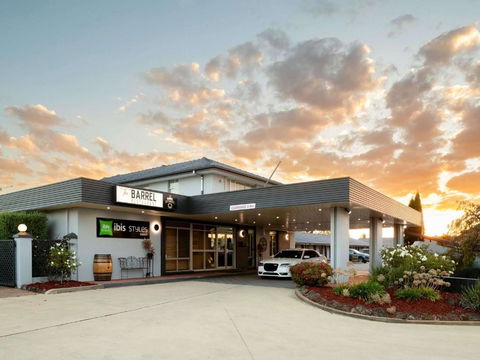 Ibis Styles Orange - Airlie Beach Holiday 0