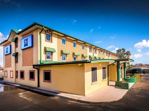Ibis Budget - Casula Liverpool - Airlie Beach Holiday 0