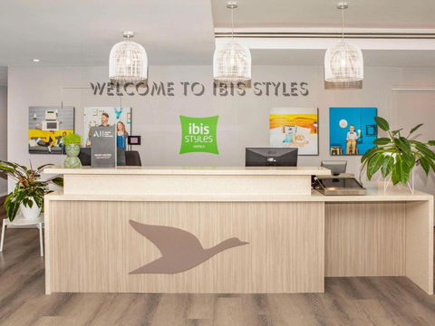 Ibis Styles The Entrance - Airlie Beach Holiday 1